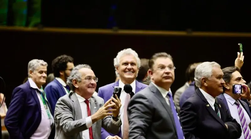 CAIADO_PEC_ANTIFACCAO1-1215x811-1-800x445 (1)