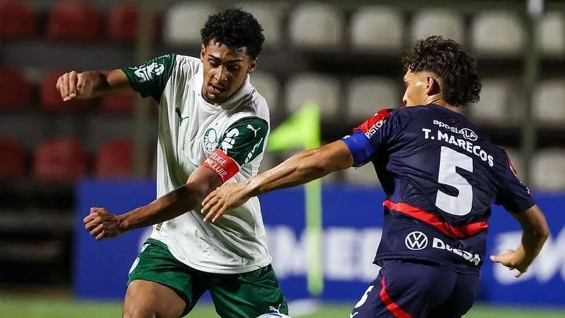 Luighi-em-partida-do-Palmeiras-e1741348264874