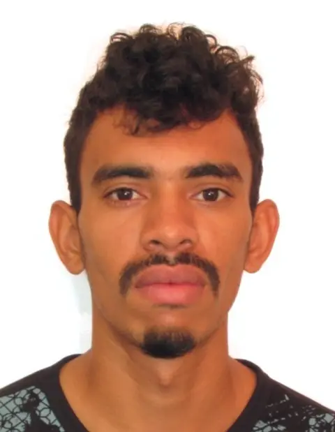 b2ac3a05-503d-45c0-925a-511c53a624ab