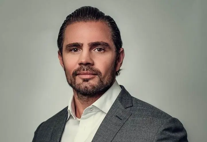 49348_2CF502733B6A1106-1