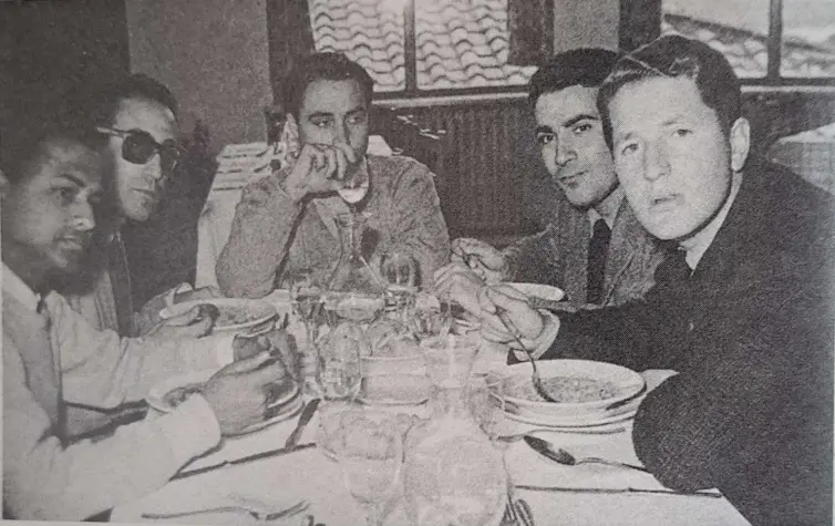 Manuel Puig e Néstor Almendros com amigos 500