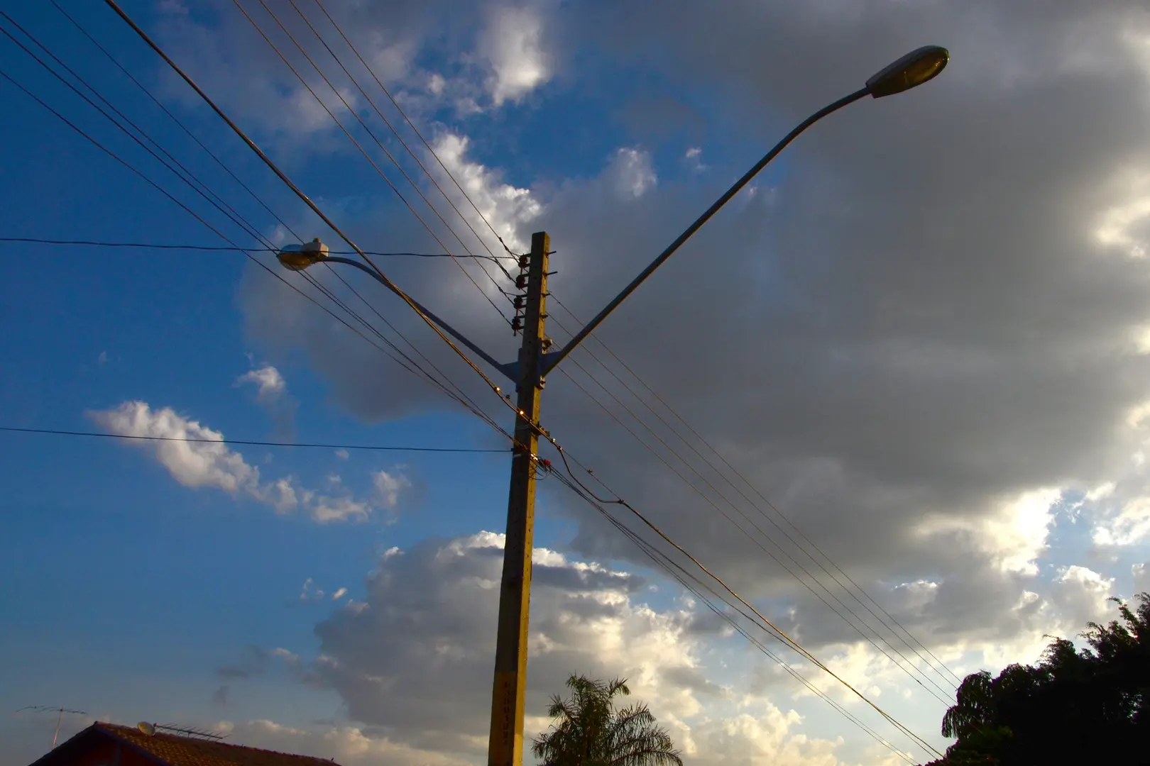 Poste de iluminação