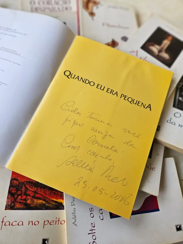 Adélia Prado autógrafo para Cida Almeida Foto Cida Almeida