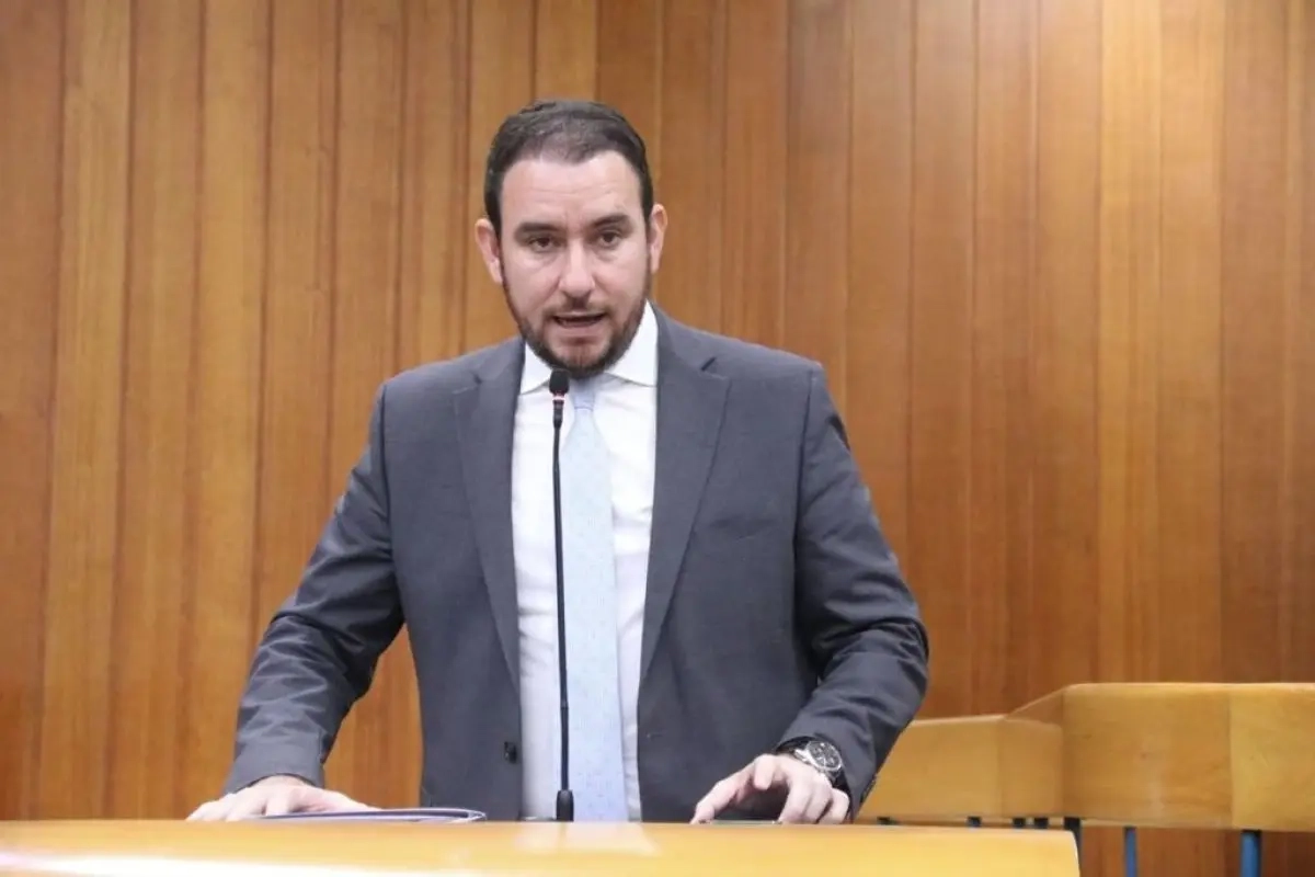 a79c8963-fa78-406d-bd6f-7f3a0ffdbfd7