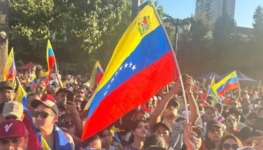 venezuelanos-no-chile-comemoram-a-queda-de-maduro-712x370