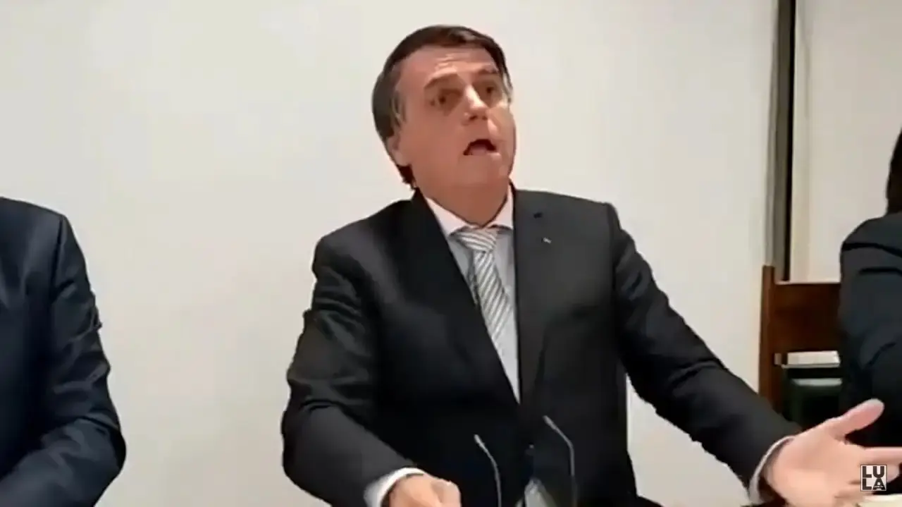 Jair Bolsonaro simula falta de ar 2