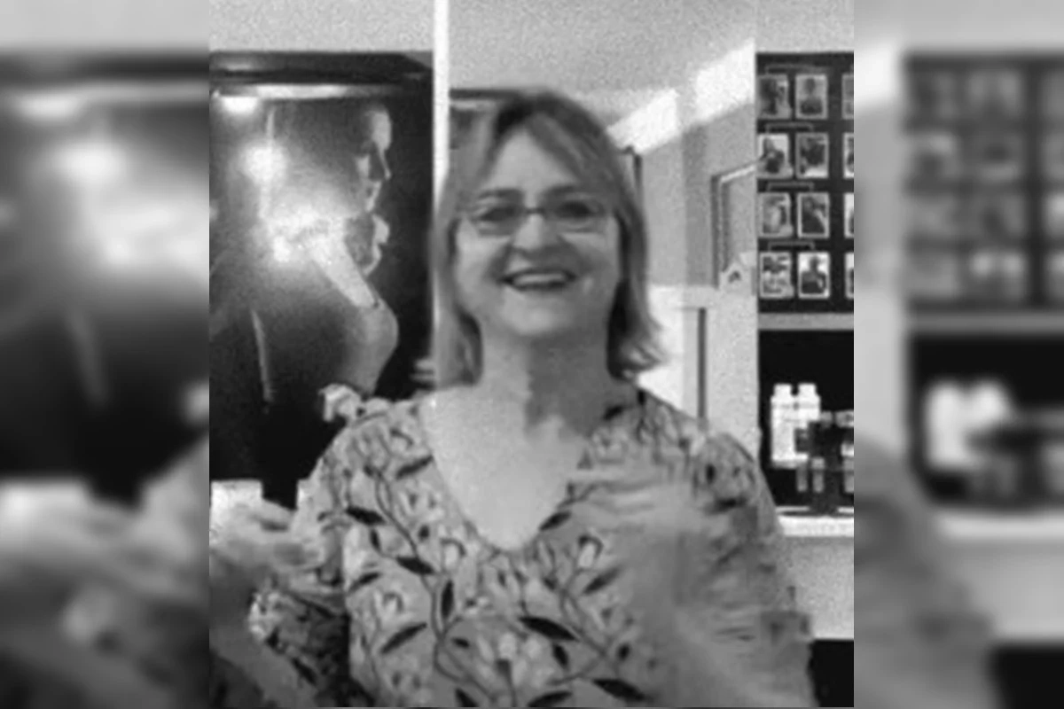 52b11105-mulher-morta-pelo-filho