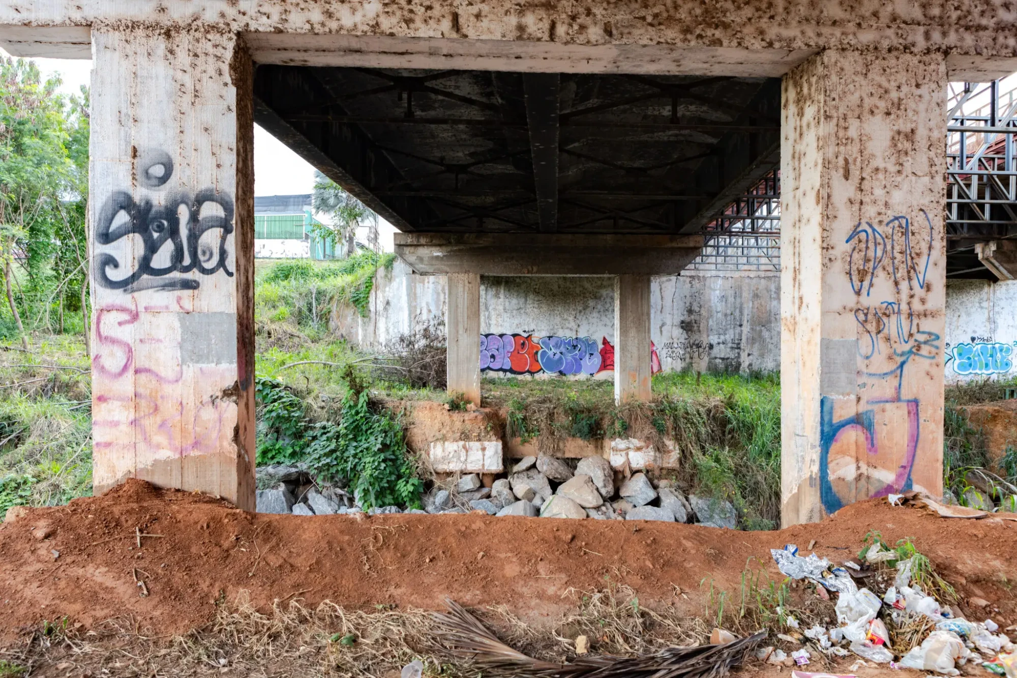 Estrutura da Ponte sobre o Córrego Cascavel, avenida T63. Jardim Planalto l Foto: Guilherme Alves/Jornal Opção