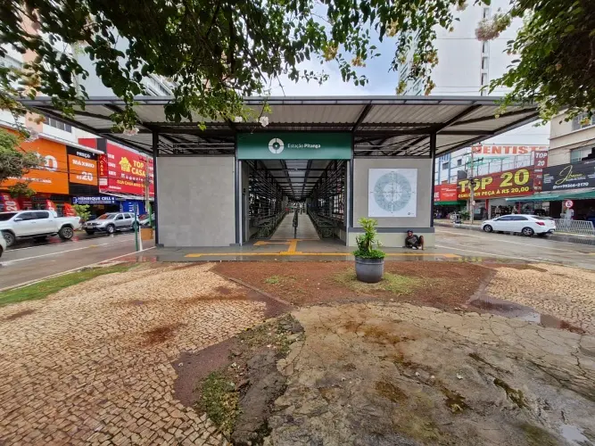 Marcio Fernandes estação de passageiros da Avenida Goiás menor