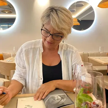 Eltânia André escritora 2 foto Facebook 450 por 450