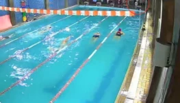 veja-momento-em-que-manobrista-deixa-cloro-ao-lado-de-piscina-de-academia