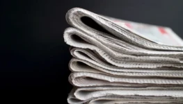 jornais-empilhados-768x512