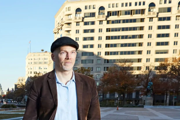 Robert F. Worth repórter