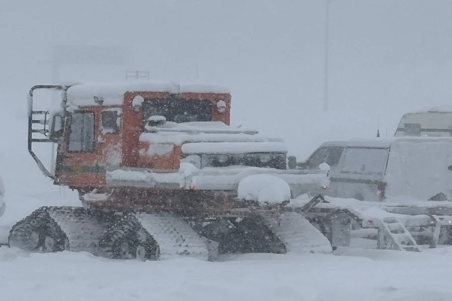 buscas-por-desaparecidos-continuam-apos-avalanche