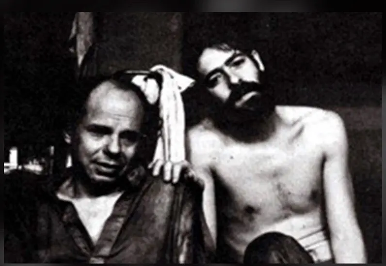 Rubens Corrêa e José de Abreu no filme O Beijo da Mulher Aranha 1