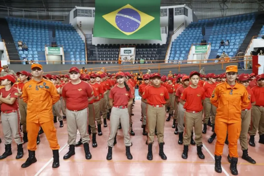 CBMGO-realiza-formatura-do-PROEBOM-2025-com-306-Bombeiros-Mirins-em-Goiania-900x599