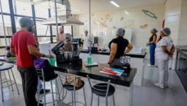 Mulheres participam dos cursos profissionalizantes oferecidos pelo Codec