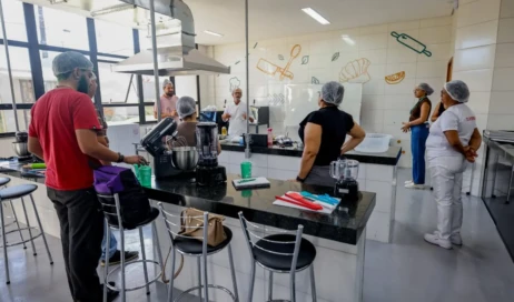 Mulheres participam dos cursos profissionalizantes oferecidos pelo Codec