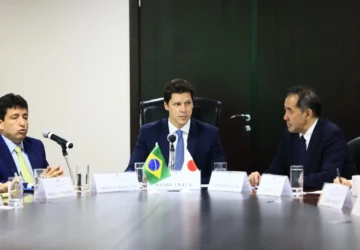 Daniel Vilela assina acordo com Japão para explorar terras raras