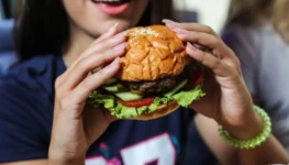 Dia-do-Hamburguer_cred-Freepik_