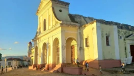 Igreja Paroquial da Santíssima Trindade Acervo de Lúcia Pedreira onstrução de Trinidad em Cuba 2