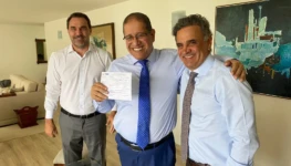 Jefferson Rodrigues filia ao PSDB ao lado de Aécio Neves