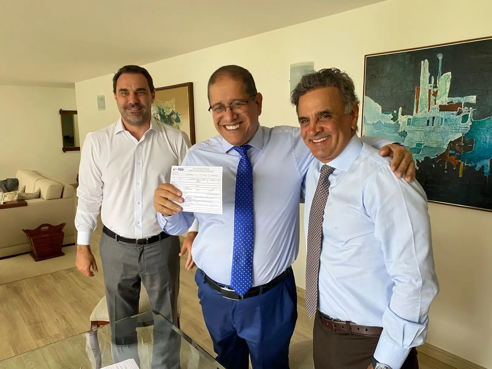 Jefferson Rodrigues filia ao PSDB ao lado de Aécio Neves