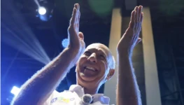 José Roberto Arruda batendo palmas foto Divulgação