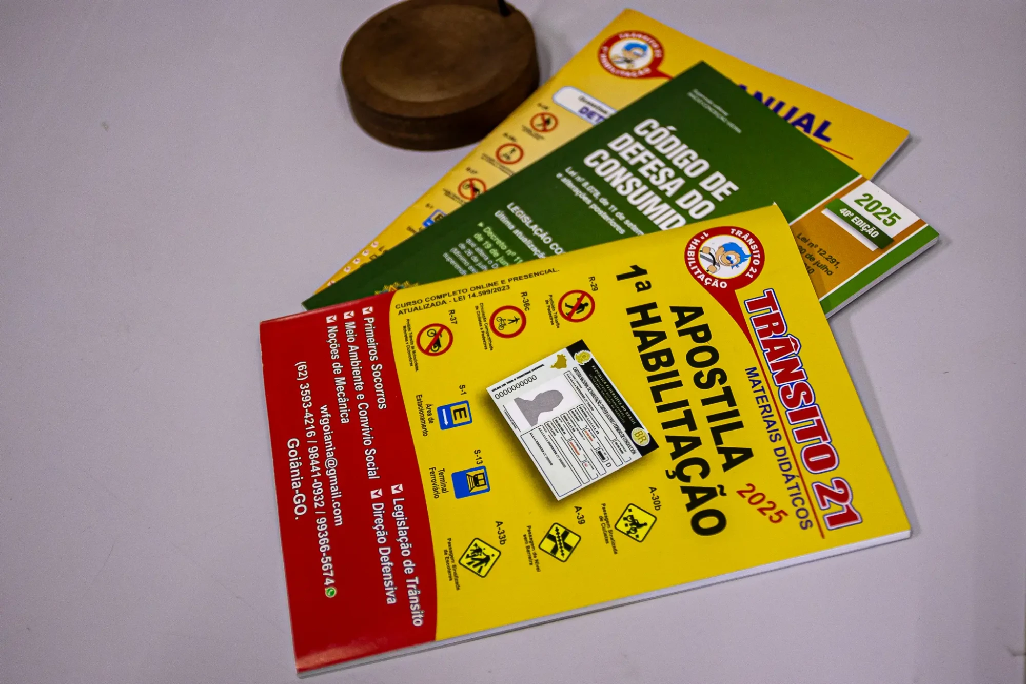 Mais de 100 autoescolas fecham em Goiás após mudança na CNH