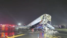 colisao-aviao-aeroporto-nova-york-scaled