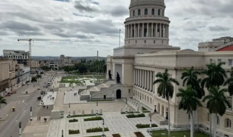 Lucia Pedreira Construção em Havana Acervo de Lúcia Pedreira