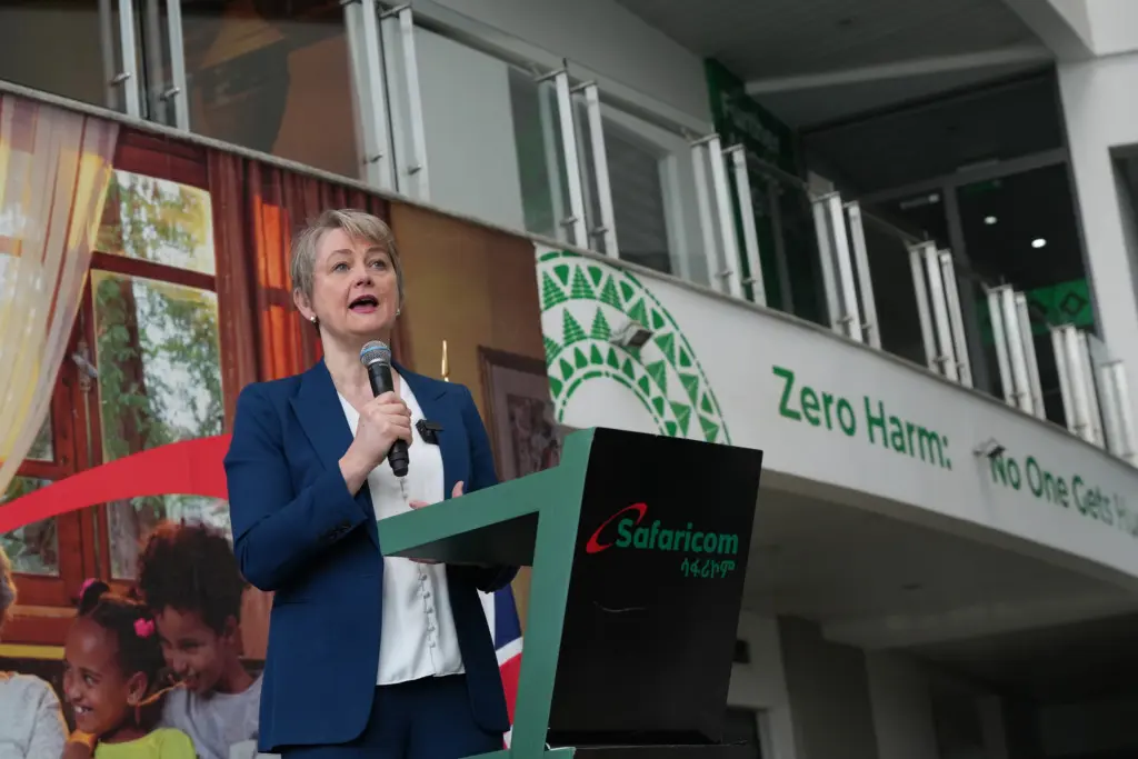 Yvette Cooper ministra das Relações Exteriores o Reino Unido