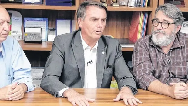 Helton Lenine e Bolsonaro e Helvécio Cardoso