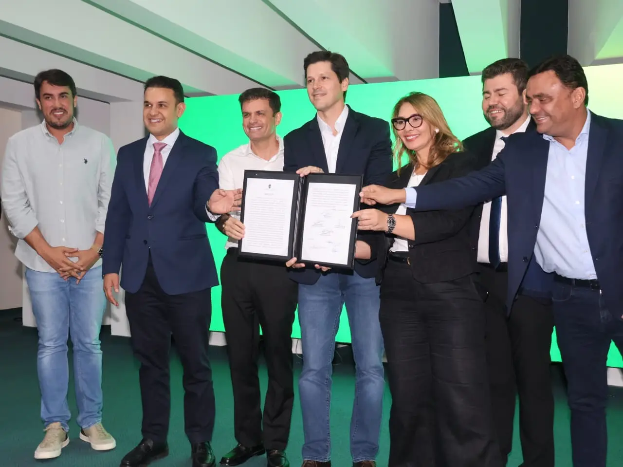 Goiás destina R$ 165 milhões para recapeamento em 126 cidades