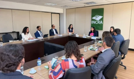 8b881f52-19d4-42d3-9850-ffc863fadd82