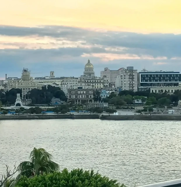 Cuba arquitetura e o mar Havana