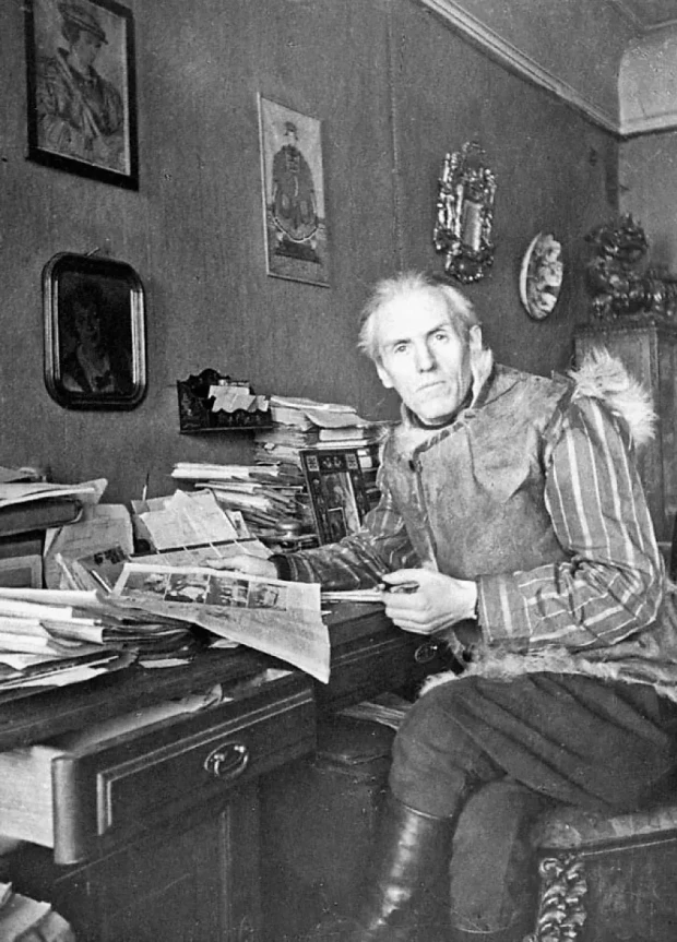 Nikolai Tikhonov poeta e prosador russo