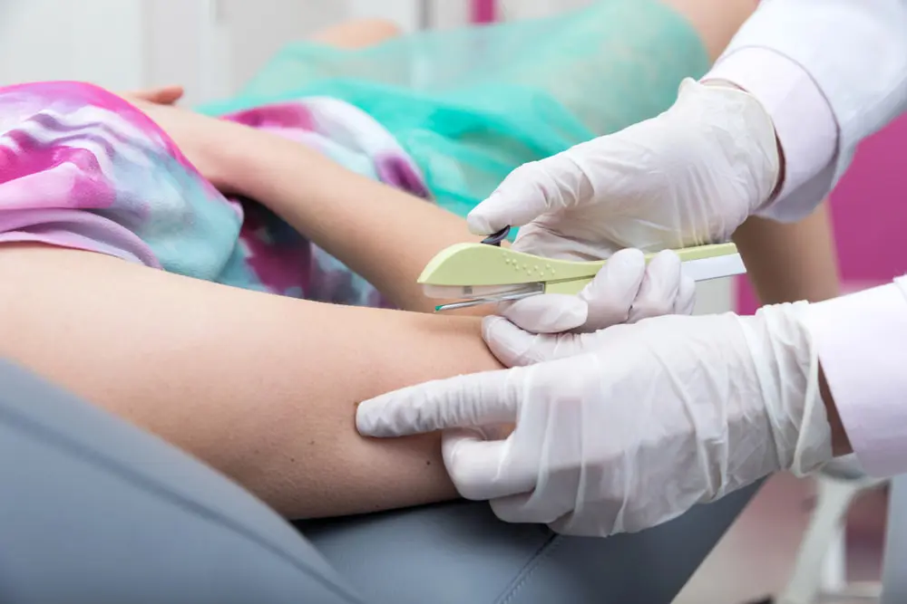 SUS amplia acesso à reposição hormonal para mulheres em Anápolis