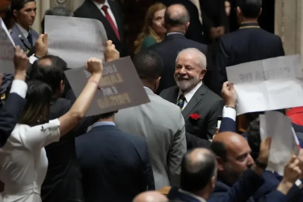 Lula da Silva vaiado em Portugal Foto Reprodução