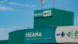 SES_HEANA_ALTO_DA_FACHADA_EXTERNA_POR_IRON_BRAZ-1215x810-1