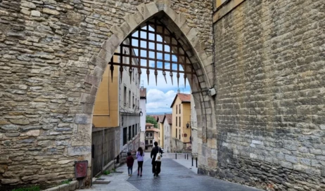 Muralha da cidade medieval Foto Marcio Fernandes 2026 1300 por 866