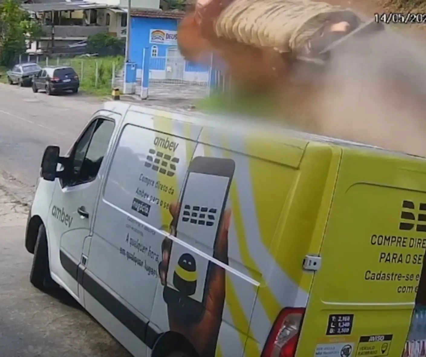 Caminhão desgovernado provoca acidente fatal e deixa três mortos em Goiás