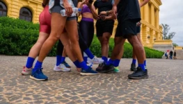 RUN-IN-LOVE_meia-azul_Inner-Circle