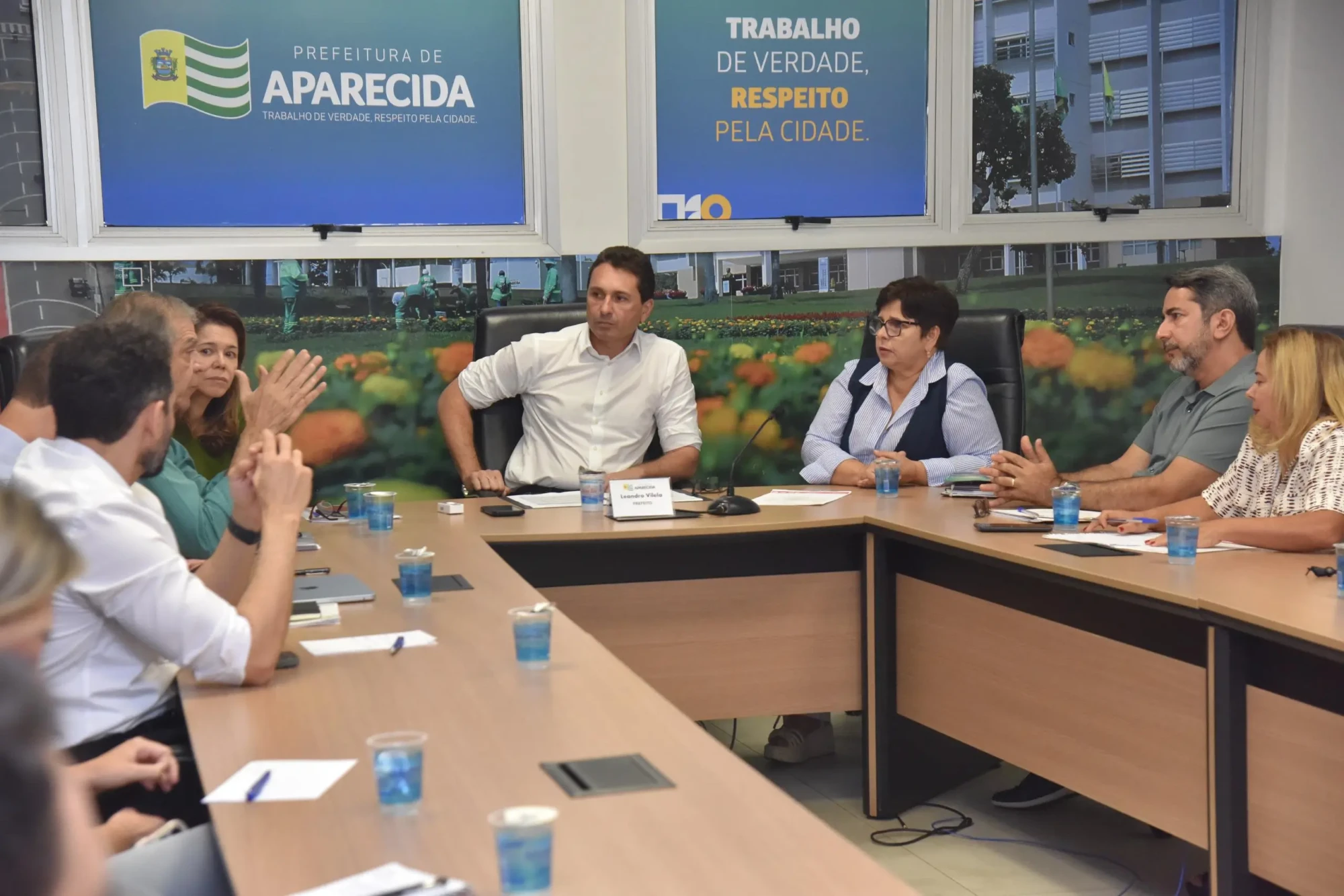 Aparecida desbloqueia progressões e beneficia 3,3 mil servidores da Educação