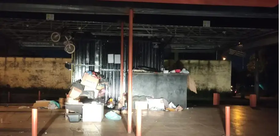 Após denúncias de crimes e abandono, prefeitura remove estrutura no Setor Cidade Jardim