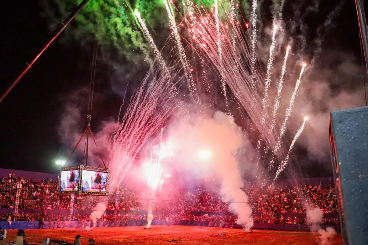 Festa de Senador Canedo reúne grandes nomes do sertanejo e rodeio a partir desta quinta