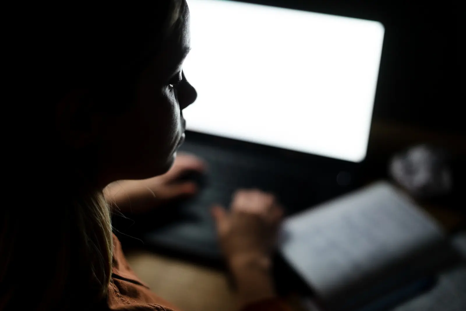 O que parece “briga de internet” pode virar processo e gerar indenização; entenda