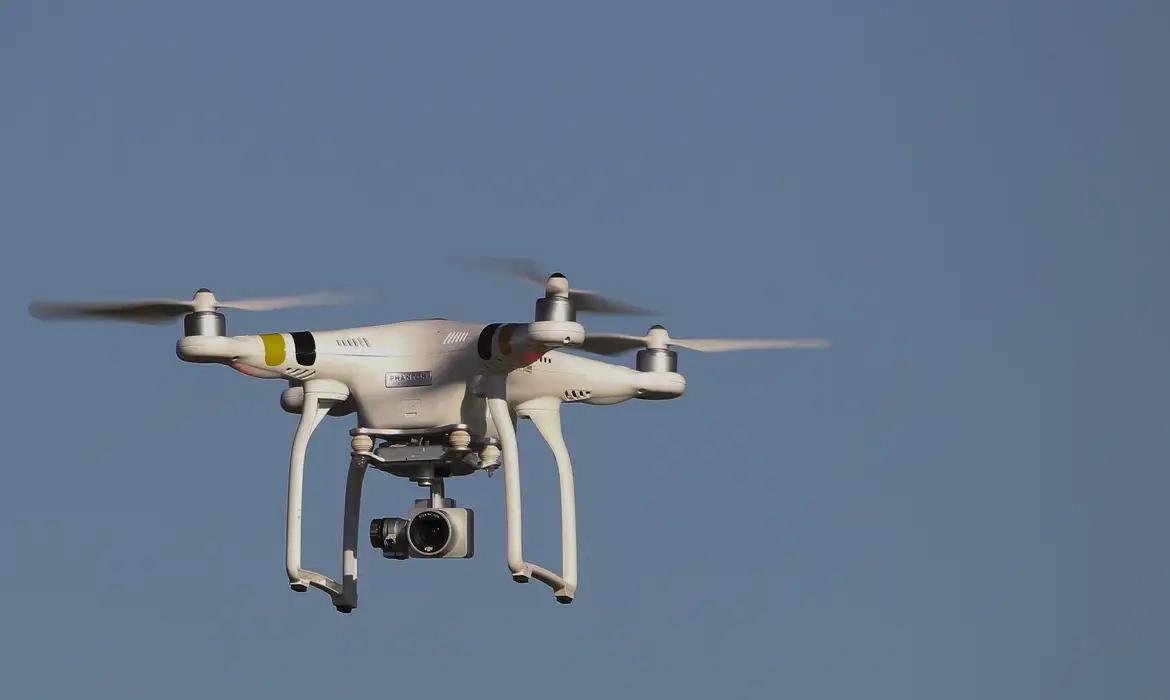 Moradores do Setor Jaó denunciam invasão de drones em residências; saiba o que fazer nessa situação 