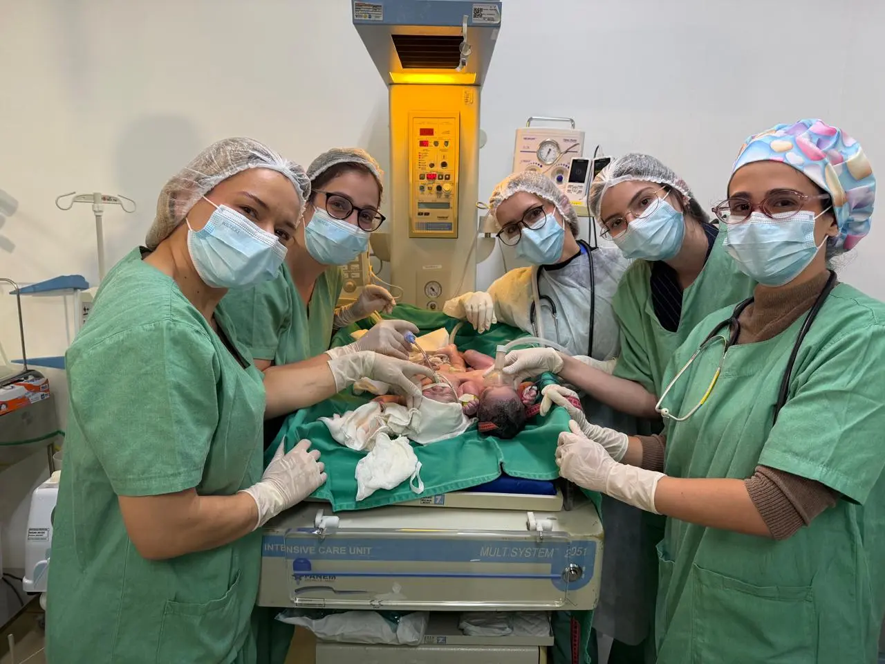 Bernardo e Eduardo: siameses nascem em Goiás e dão início à luta por cirurgia de separação
