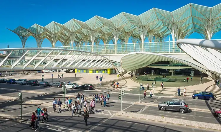 gare-do-oriente-junto-ao-aeroporto-de-lisboa-1.jpg